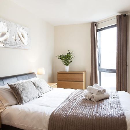 Cheltenham Plaza Apartments Ashchurch Szoba fotó