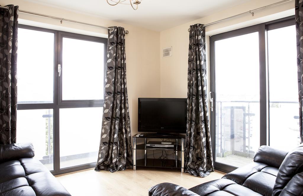 Cheltenham Plaza Apartments Ashchurch Kültér fotó
