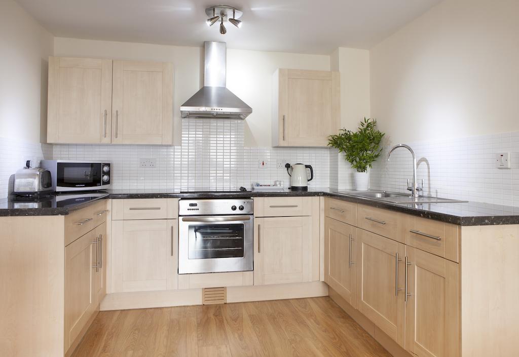 Cheltenham Plaza Apartments Ashchurch Kültér fotó