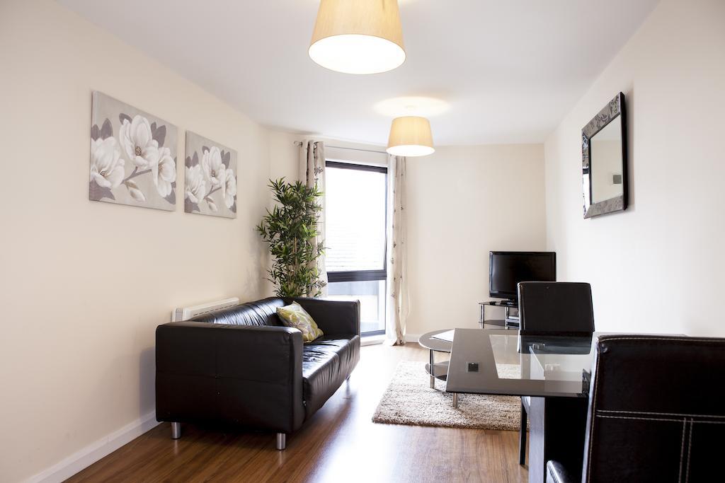 Cheltenham Plaza Apartments Ashchurch Kültér fotó