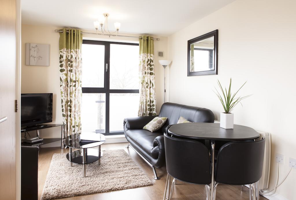 Cheltenham Plaza Apartments Ashchurch Kültér fotó