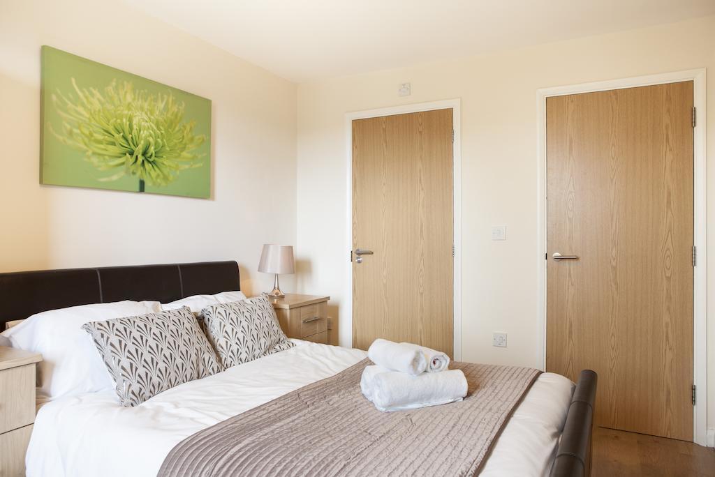 Cheltenham Plaza Apartments Ashchurch Kültér fotó