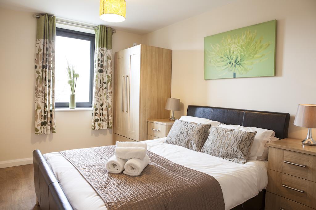 Cheltenham Plaza Apartments Ashchurch Kültér fotó