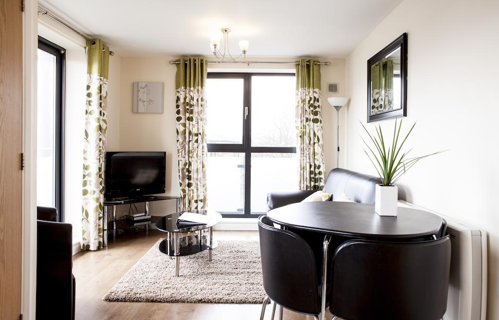 Cheltenham Plaza Apartments Ashchurch Kültér fotó