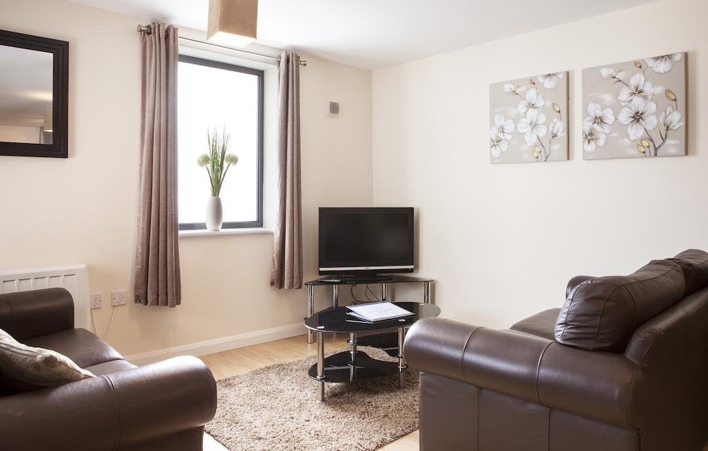 Cheltenham Plaza Apartments Ashchurch Kültér fotó